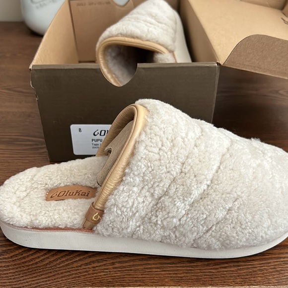 Olukai Pūpū Mua slipper - Picture 1 of 3